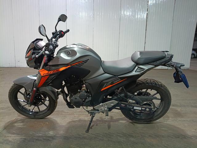 YAMAHA FZ25 FAZER 2025 CINZA
